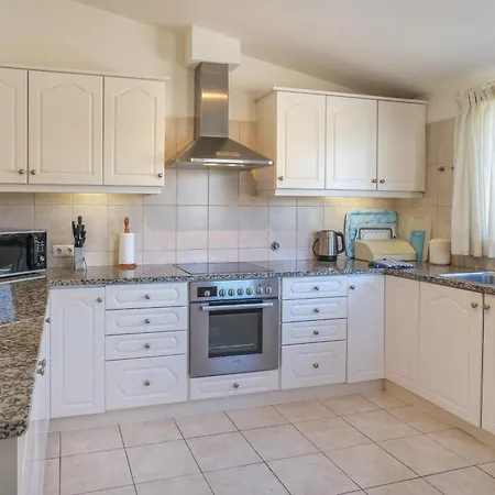 Casa Da Areia, Three Bedroom By The Luz