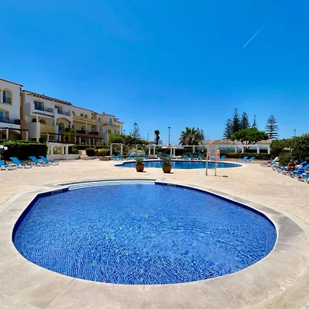 Casa Da Areia, Three Bedroom By The Luz